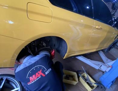 Thay thế v&agrave; bảo dưỡng giảm s&oacute;c, tăm b&ocirc;ng chụp bụi, b&aacute;t b&egrave;o